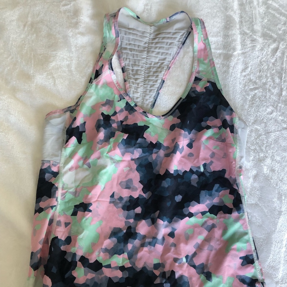 Lululemon Size 4 Razorback Tank - Picture 2 of 2
